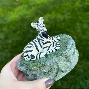 Vintage 1993 Figi Graphics Zebra Ceramic Trinket or Jewelry Box